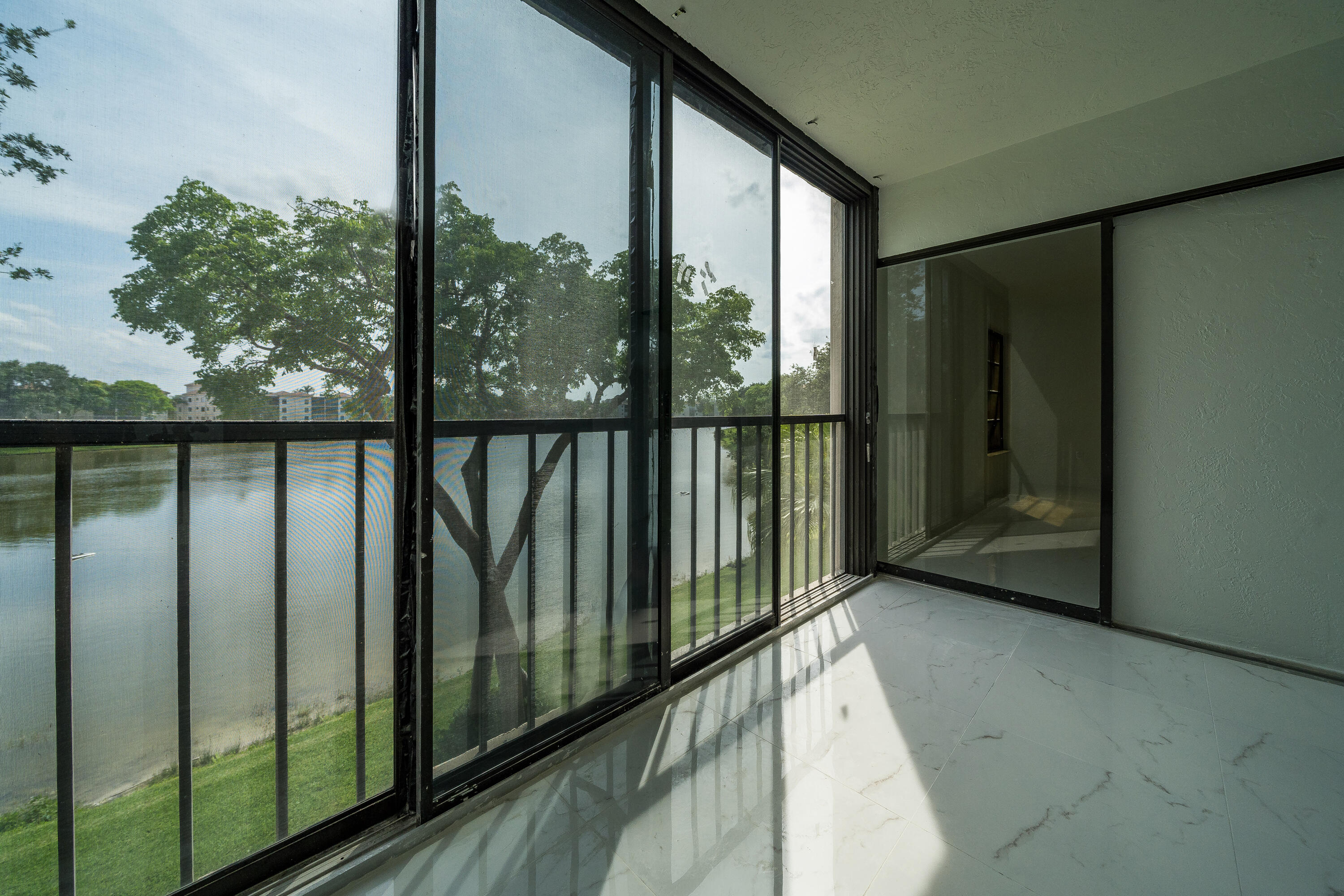 HUNTINGTON POINTE - Residential