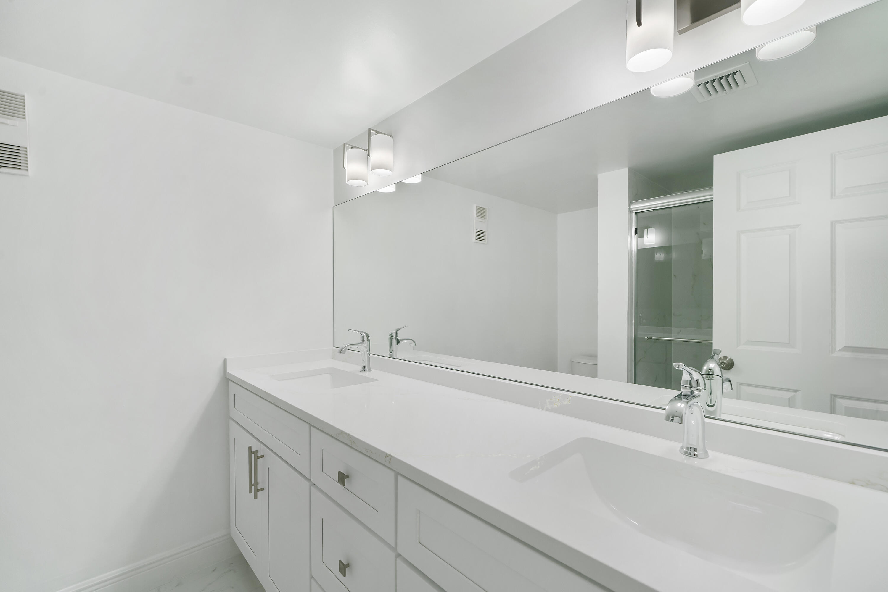 HUNTINGTON POINTE - Residential