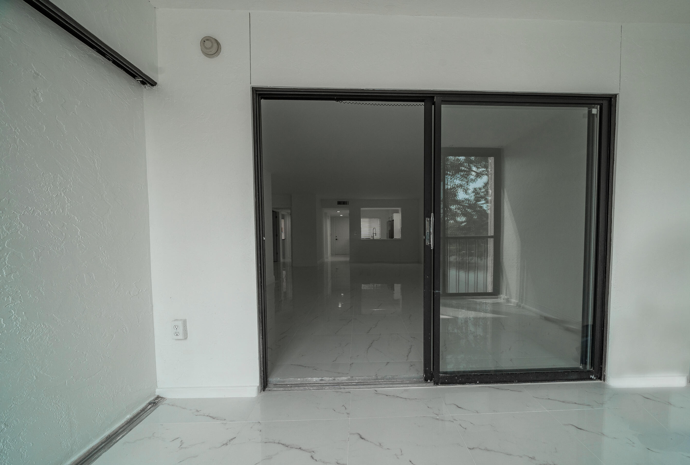 HUNTINGTON POINTE - Residential