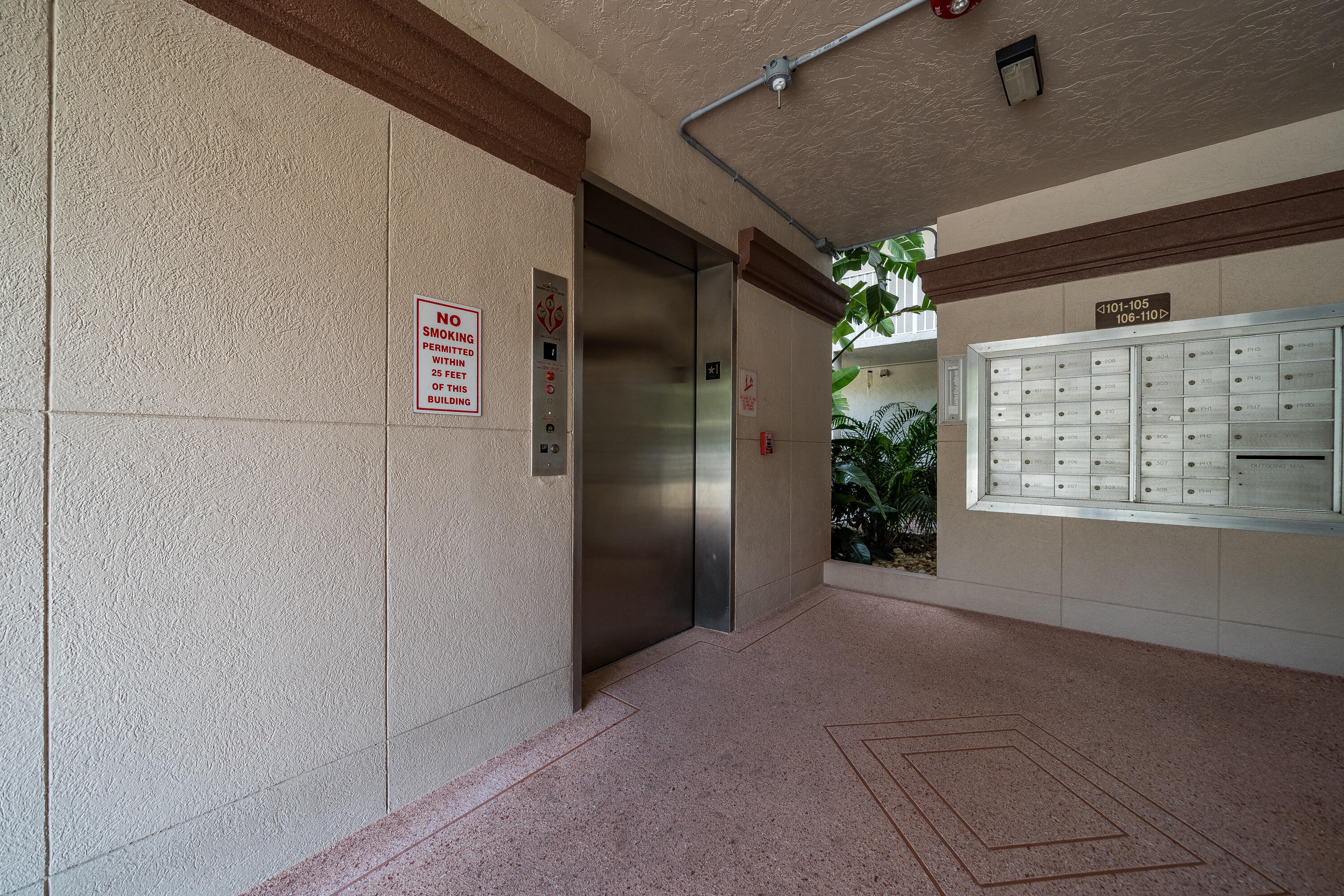 HUNTINGTON POINTE - Residential