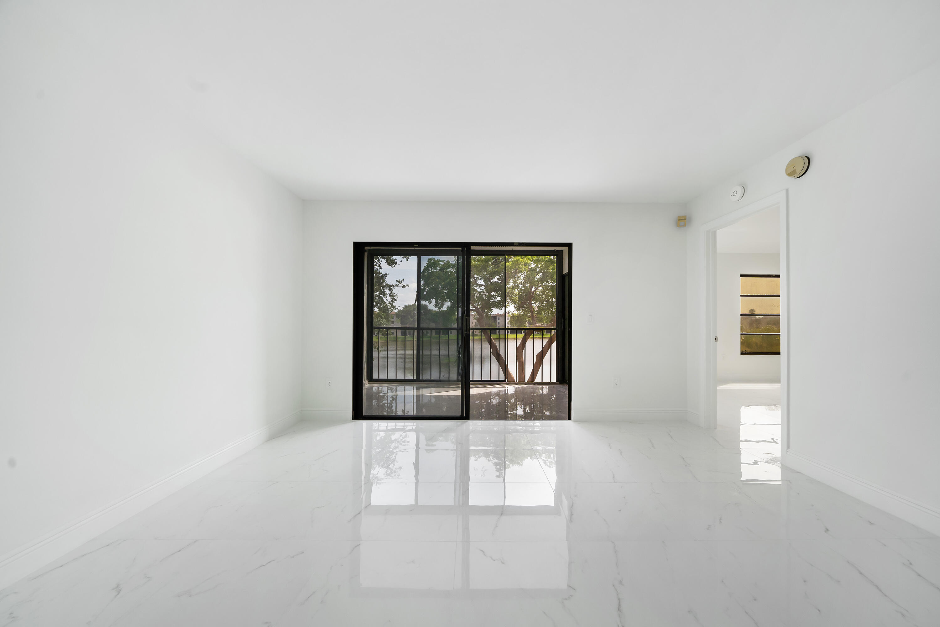 HUNTINGTON POINTE - Residential