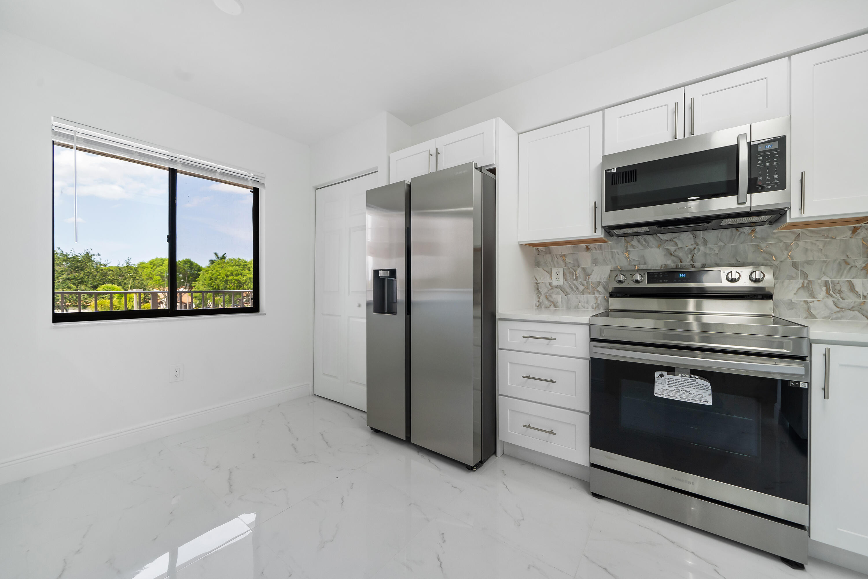 HUNTINGTON POINTE - Residential