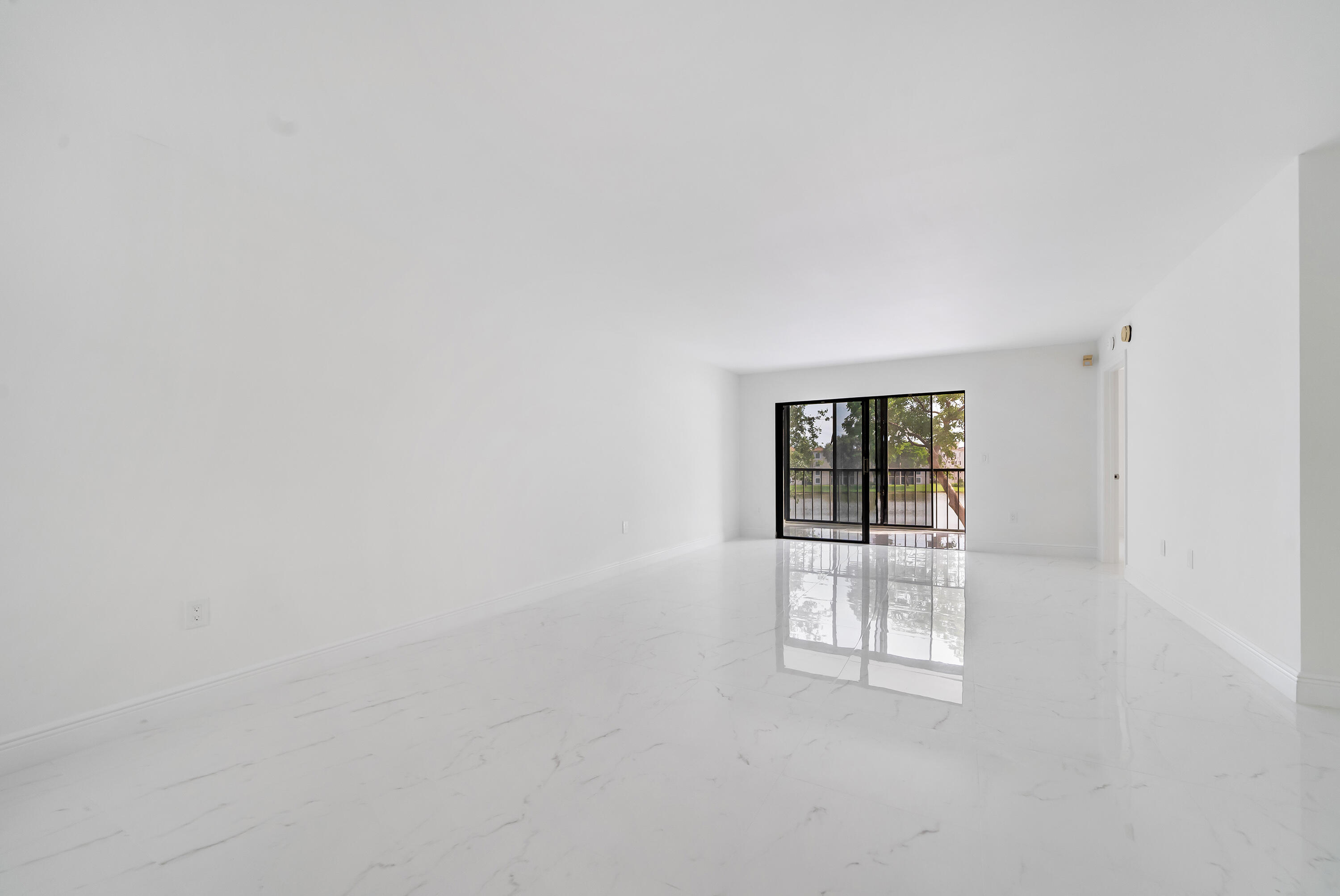 HUNTINGTON POINTE - Residential