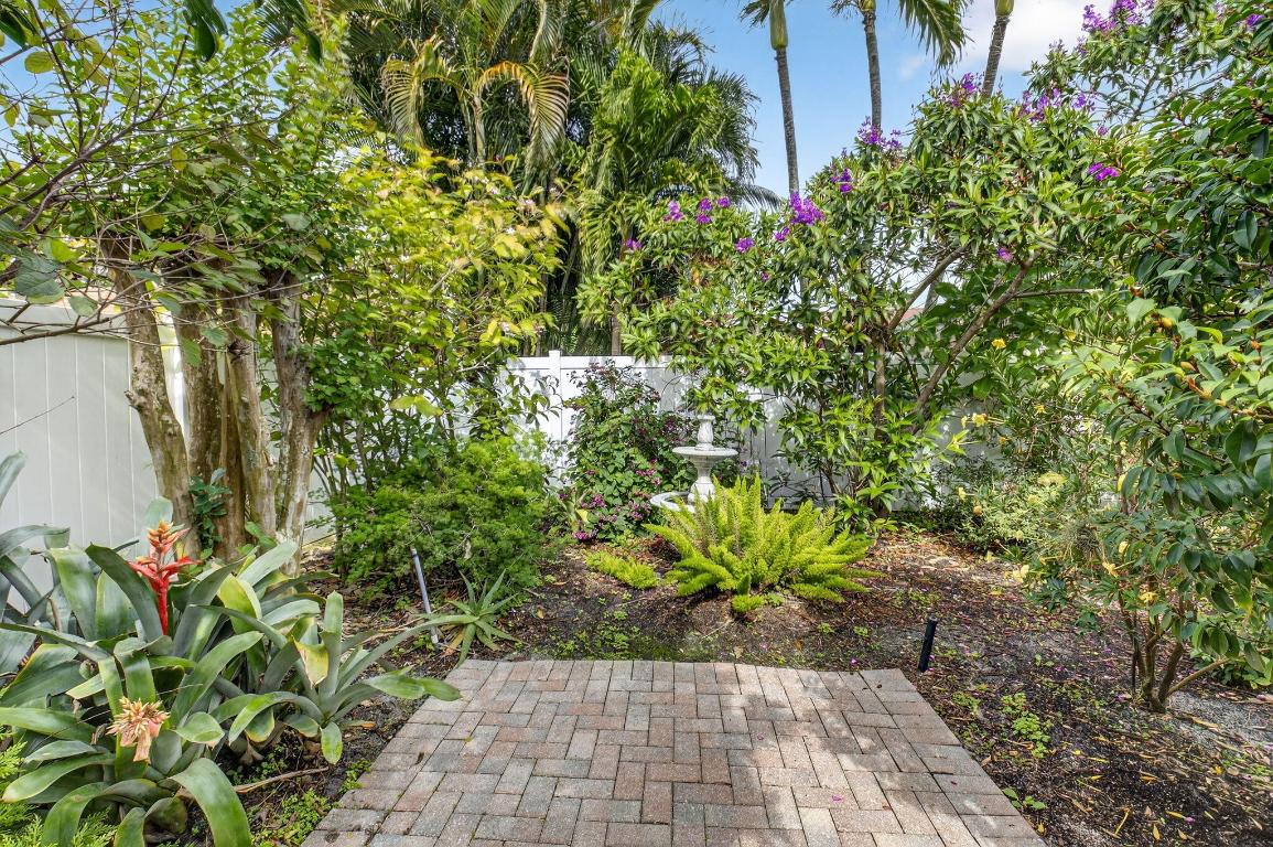 MEADOWS 300 1 - Residential