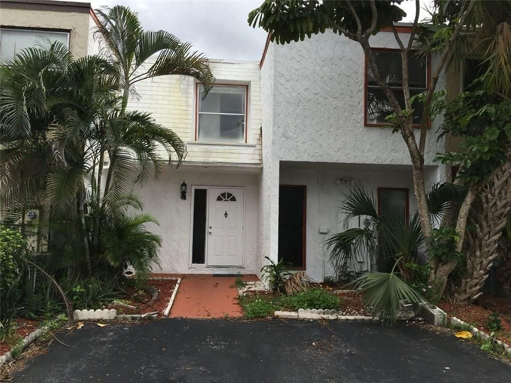 Photo of 264 Sunshine Drive, Coconut Creek, FL 33066 (MLS # F10530413)