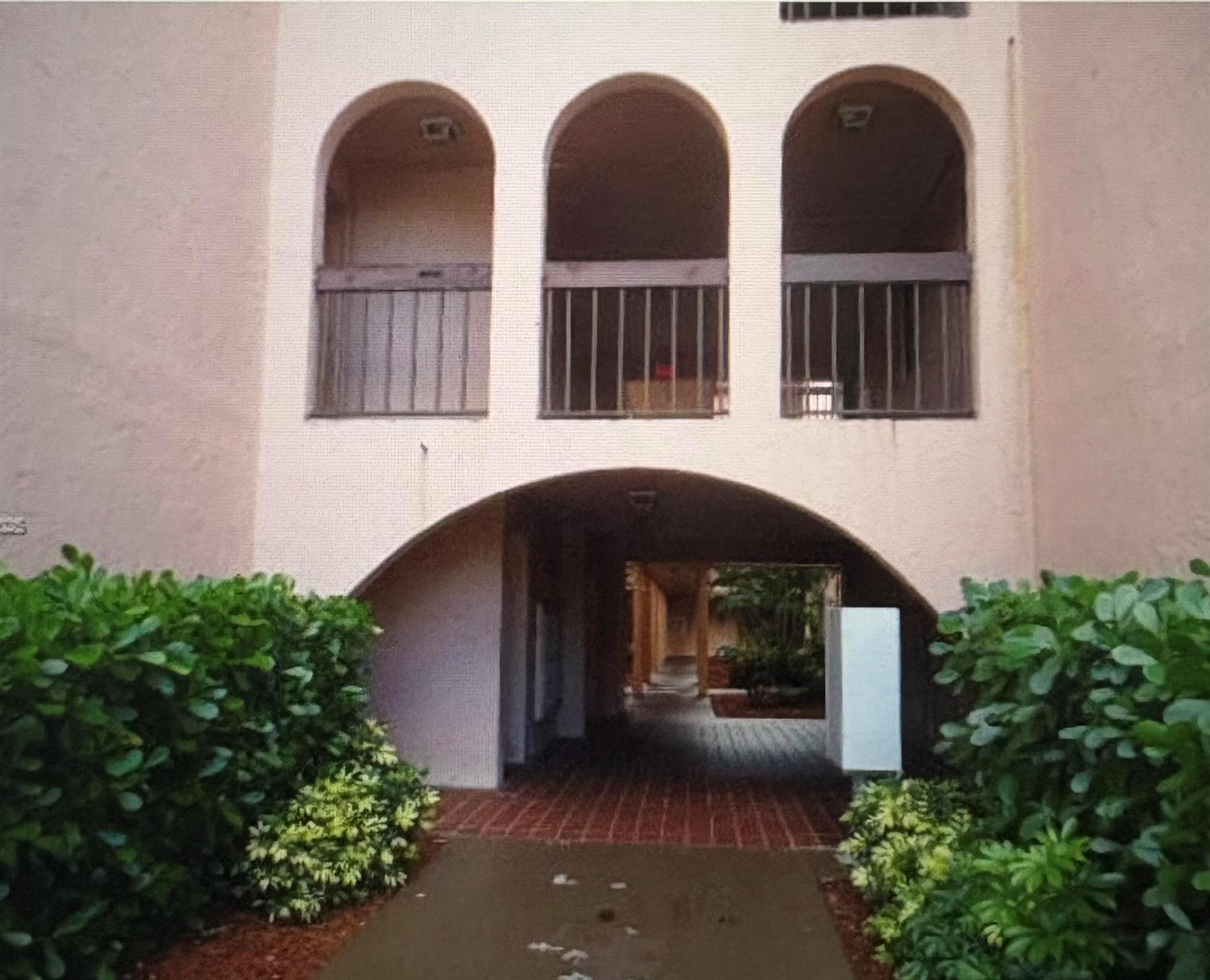 PRESIDENTIAL GOLFVIEW CON - Residential Lease