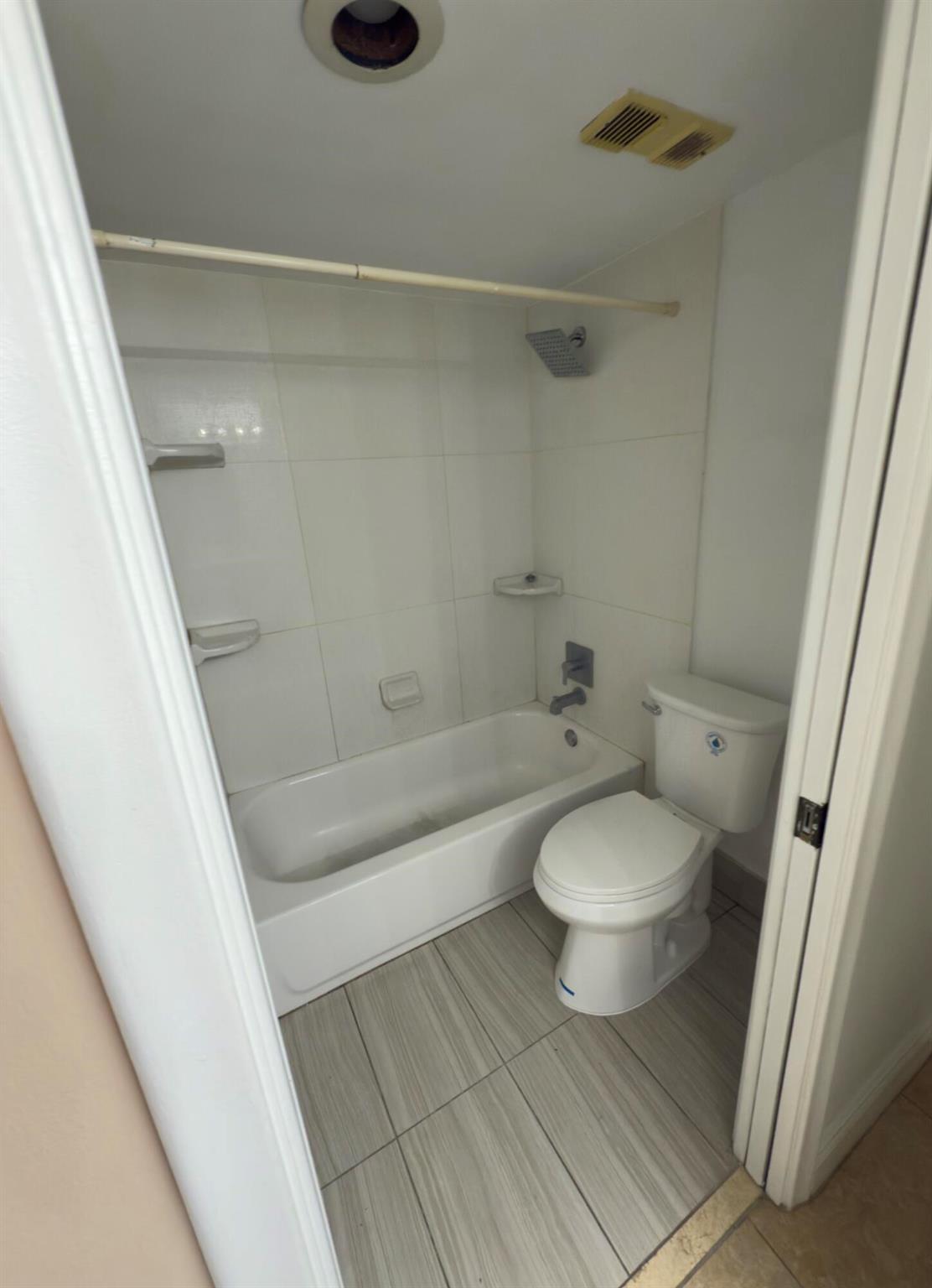 PRESIDENTIAL GOLFVIEW CON - Residential Lease