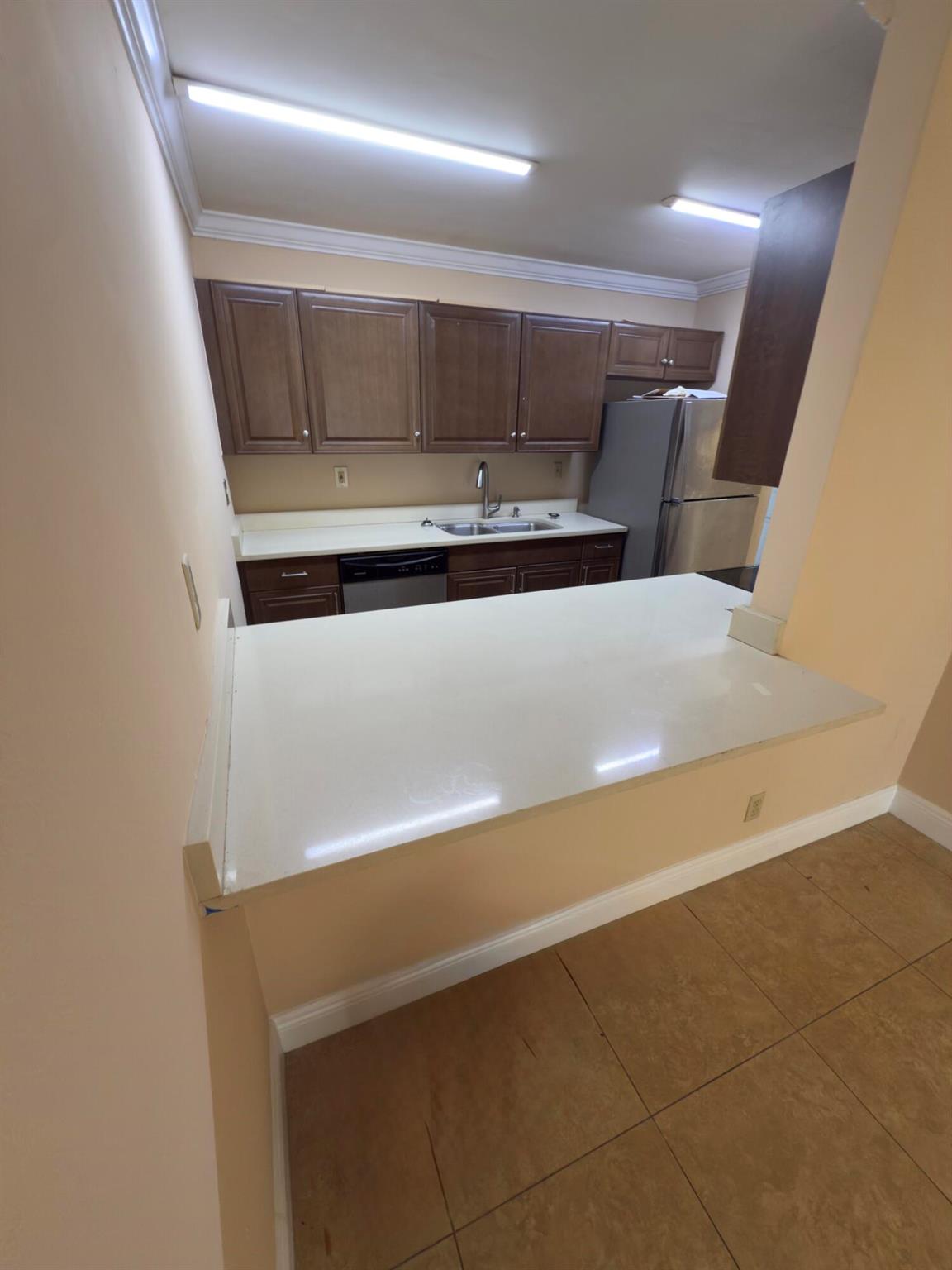 PRESIDENTIAL GOLFVIEW CON - Residential Lease