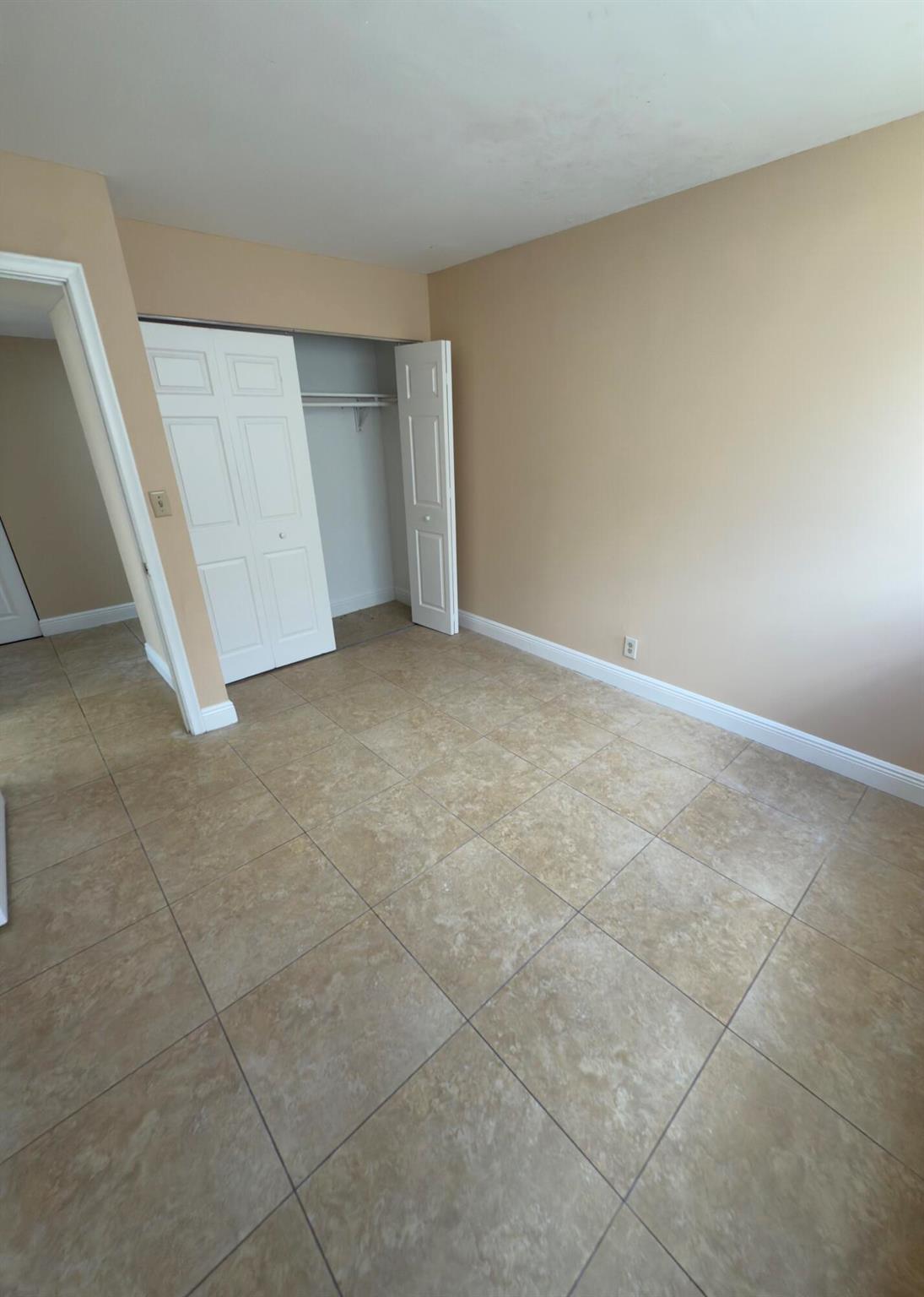 PRESIDENTIAL GOLFVIEW CON - Residential Lease