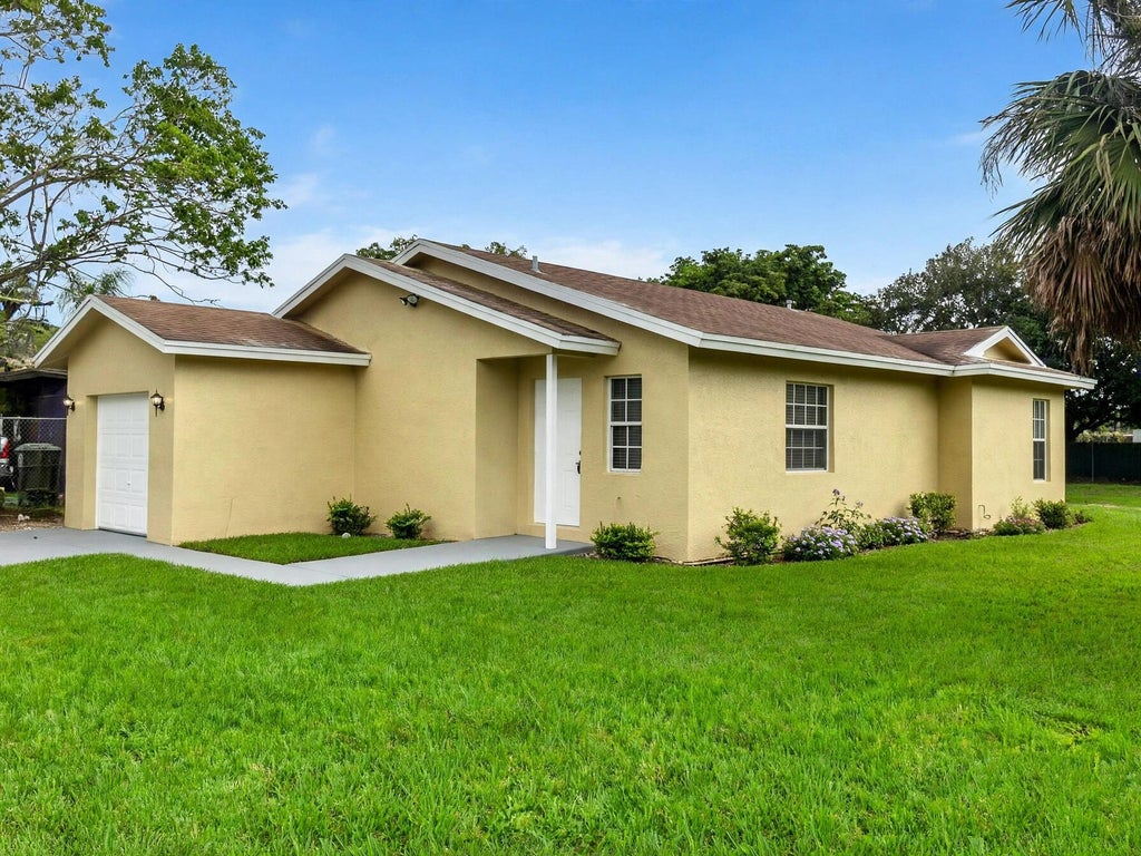 Photo of 1136 NW 5TH Court, Fort Lauderdale, FL 33311 (MLS # B26061445)
