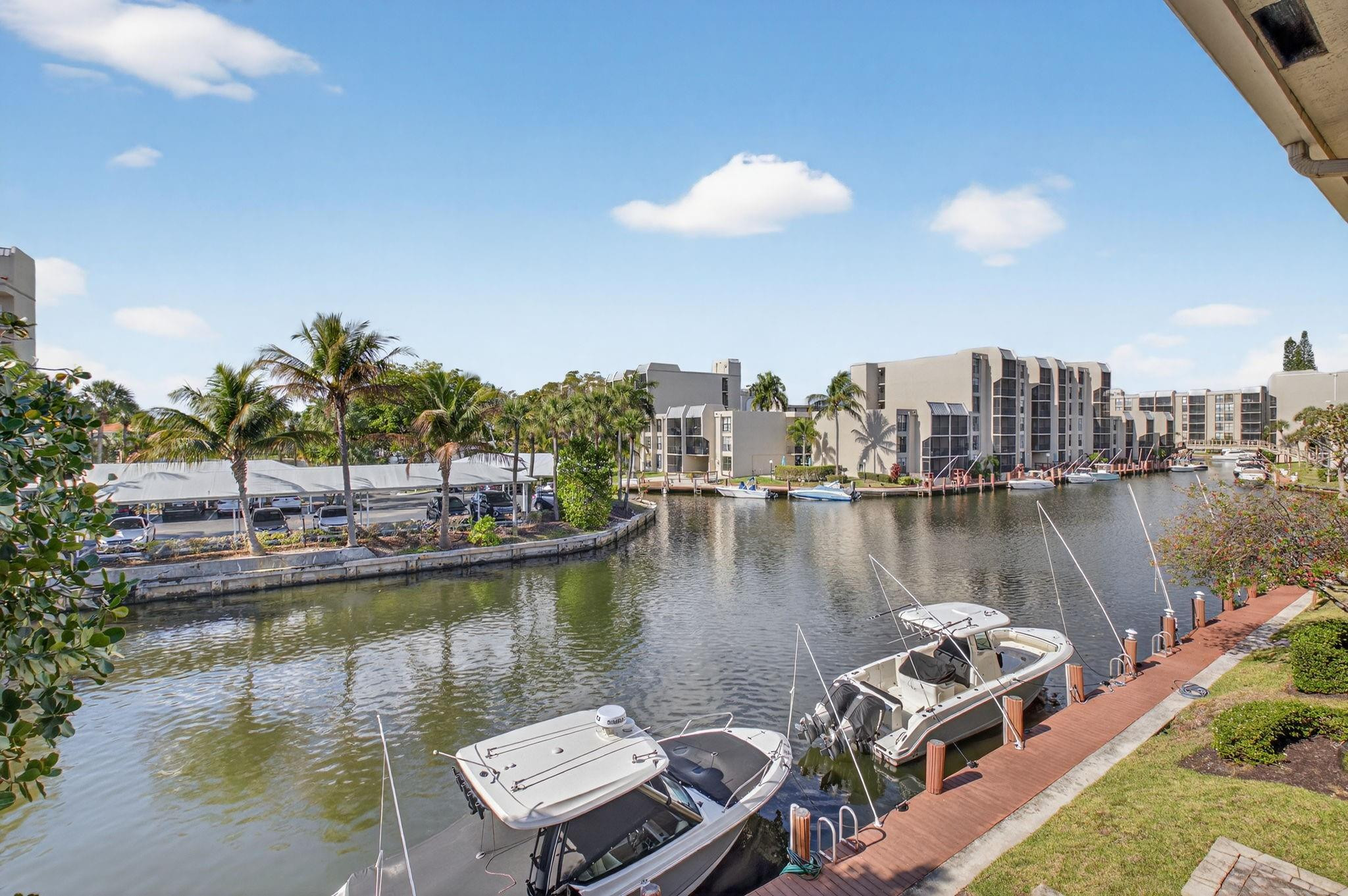 23 Royal Palm Way 18