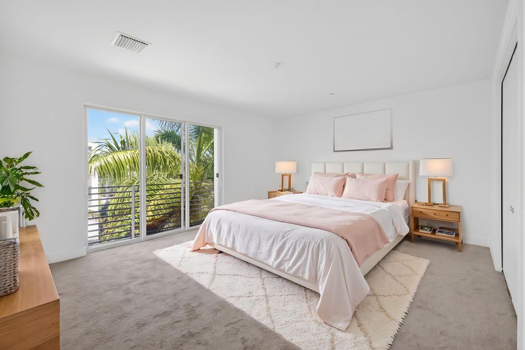 Photo of 1044 NE 18th Avenue #203, Fort Lauderdale, FL 33304 (MLS # B26020634)