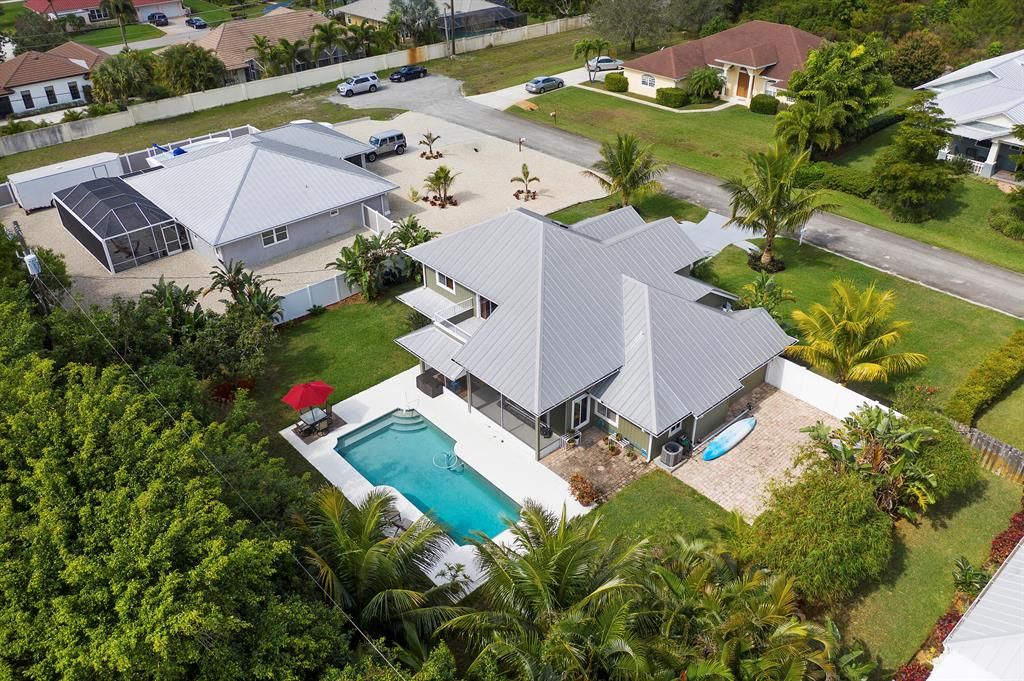 Photo of 4102 SE Newton Street, Stuart, FL 34997 (MLS # R10693608)