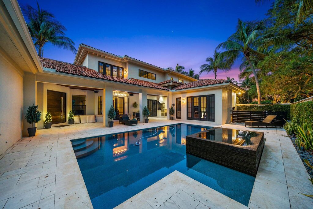 Photo of 2812 Old Cypress N, Palm Beach Gardens, FL 33410 (MLS # R10805789)