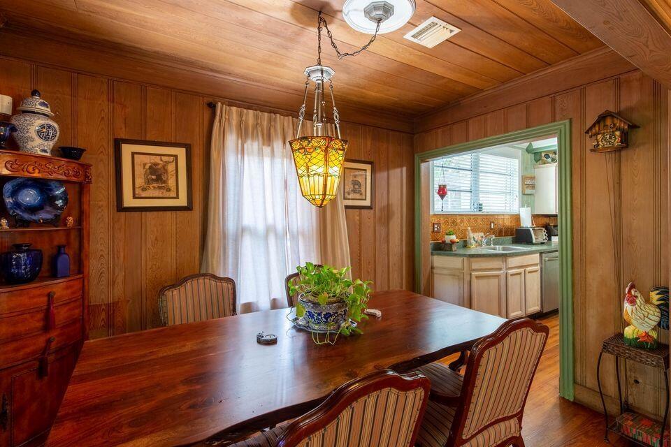 LAKE WORTH TOWN OF - Residential Lease