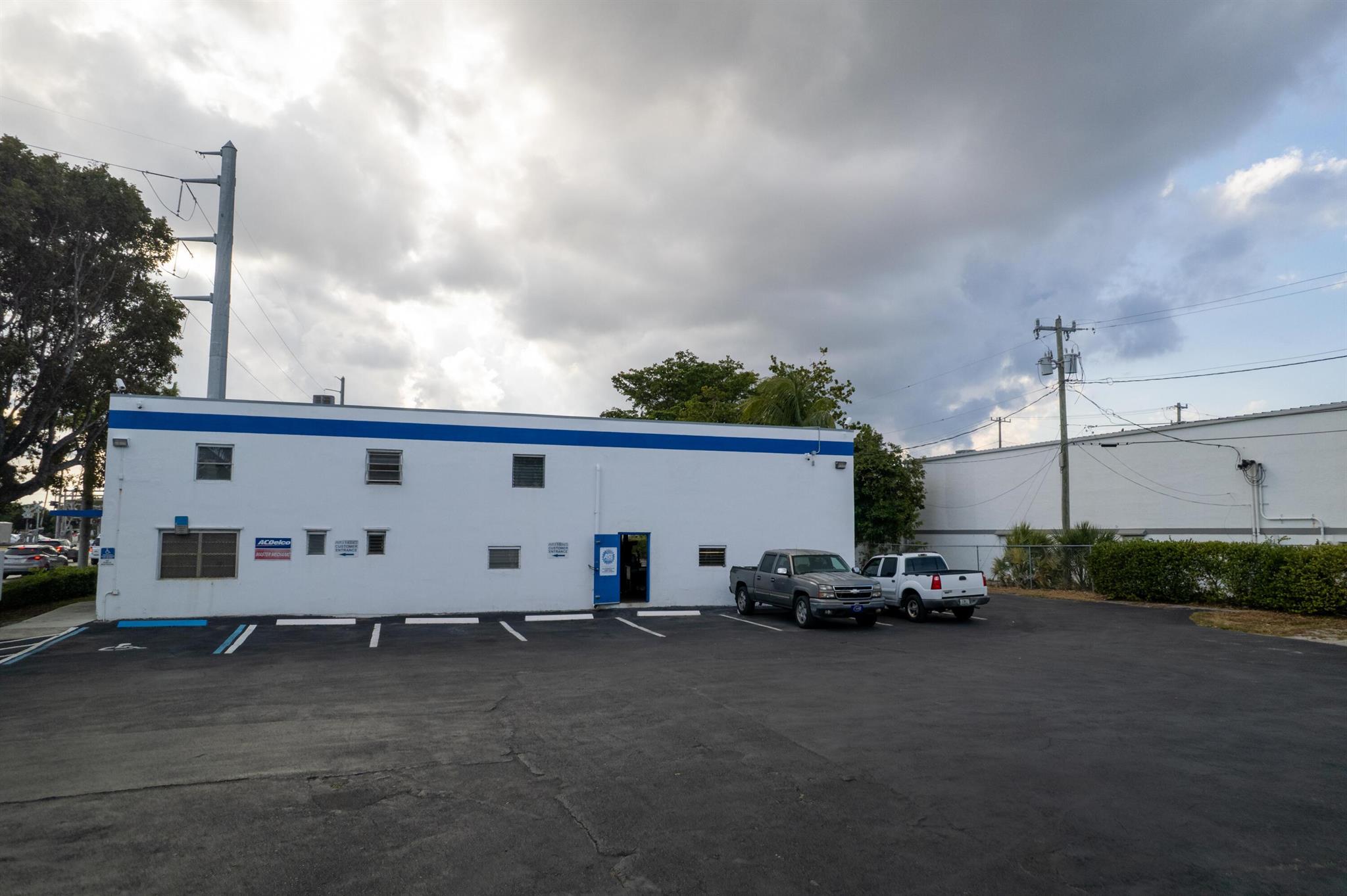 ARLINGTON PARK - Commercial Sale