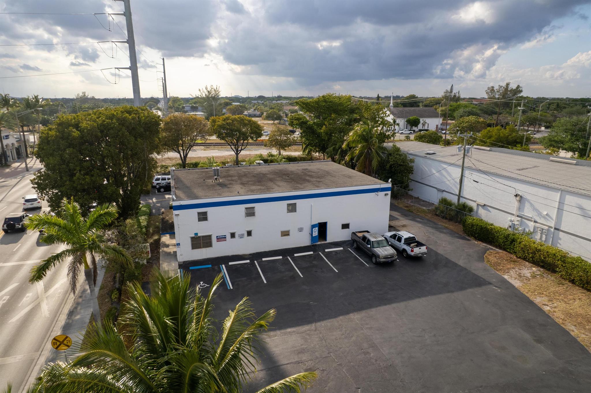 ARLINGTON PARK - Commercial Sale