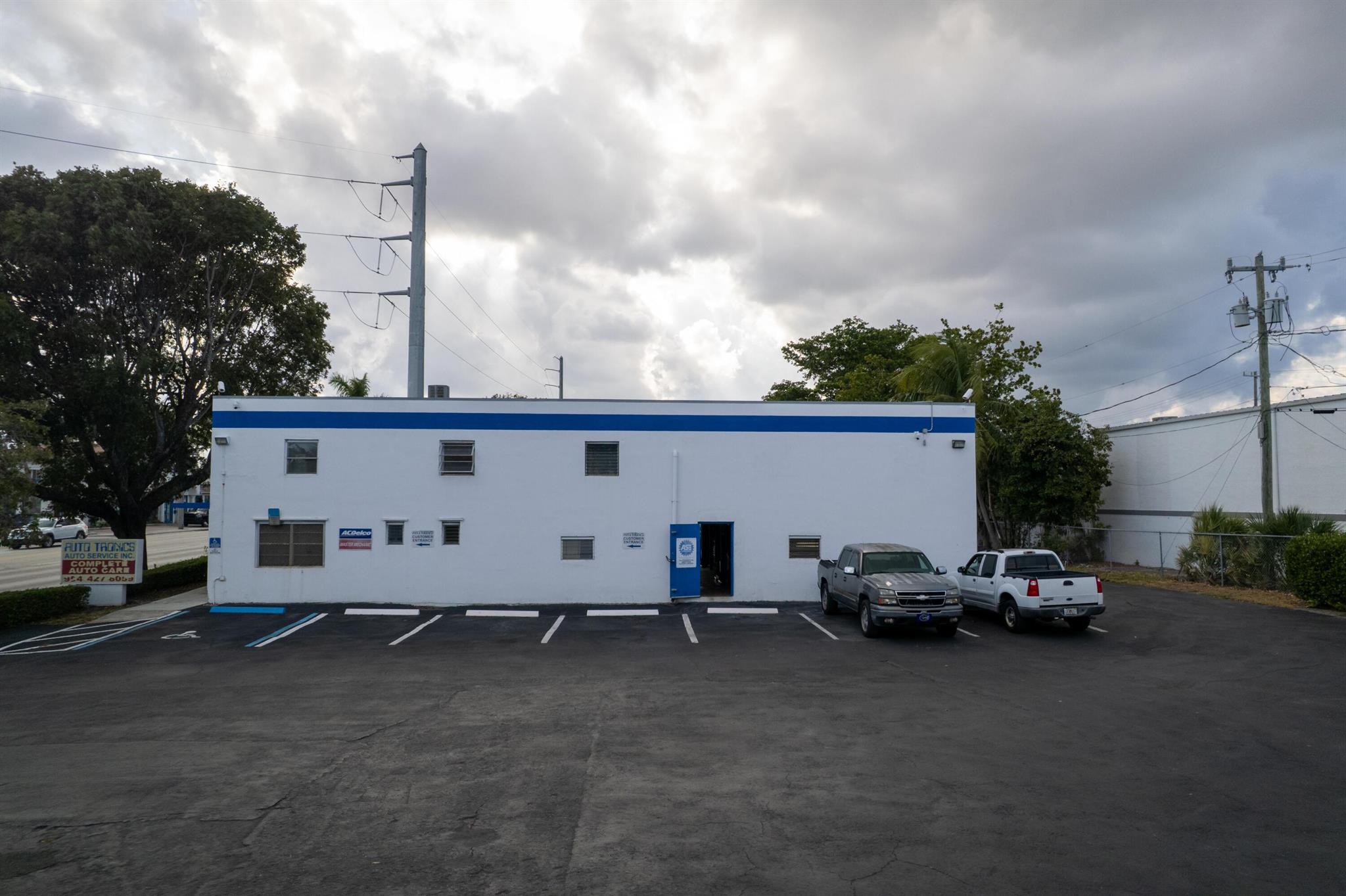 ARLINGTON PARK - Commercial Sale