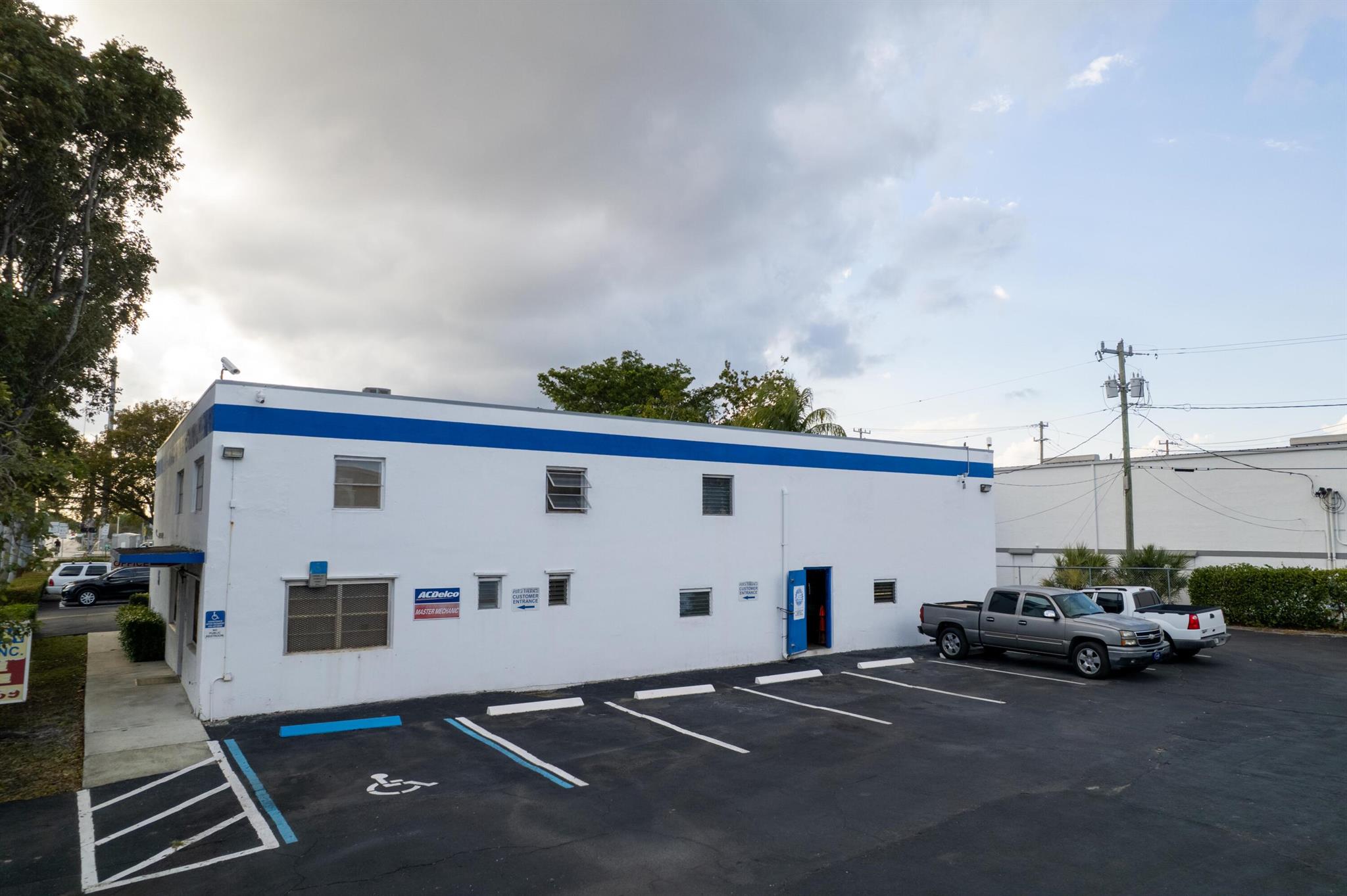 ARLINGTON PARK - Commercial Sale