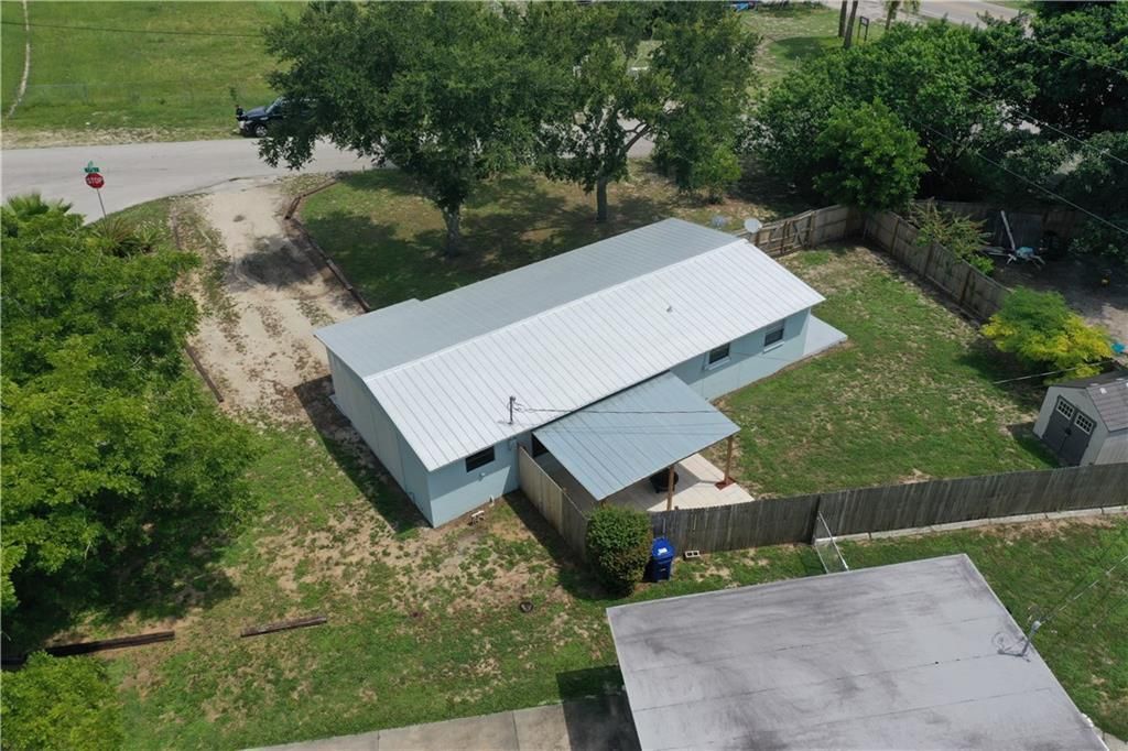 Photo of 110 6th Court SW, Vero Beach, FL 32962 (MLS # R11147319)