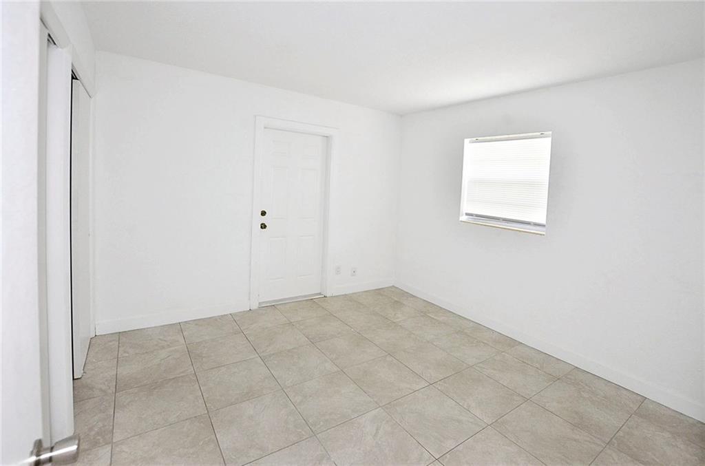 WHISPERING PALMS UNIT 1 - Residential