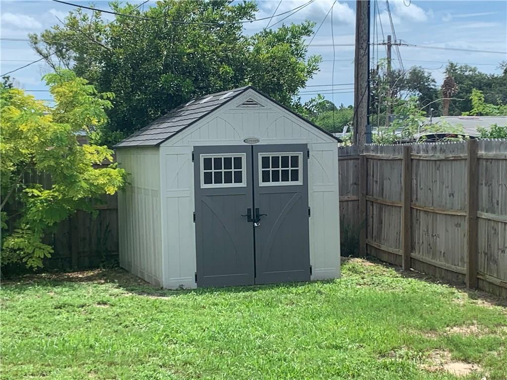 WHISPERING PALMS UNIT 1 - Residential