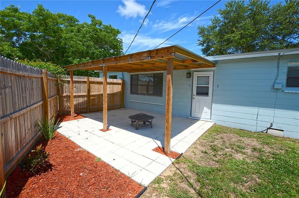 WHISPERING PALMS UNIT 1 - Residential