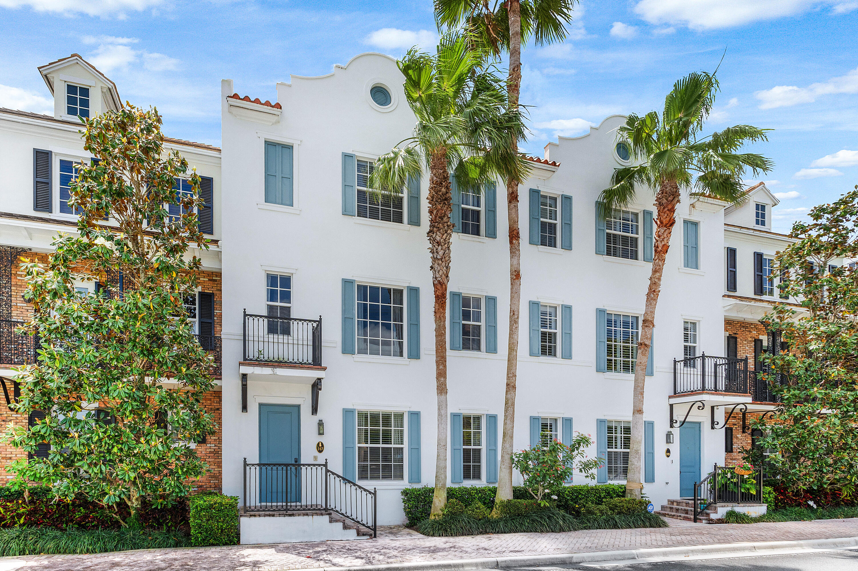 CANNERY ROW - Residential