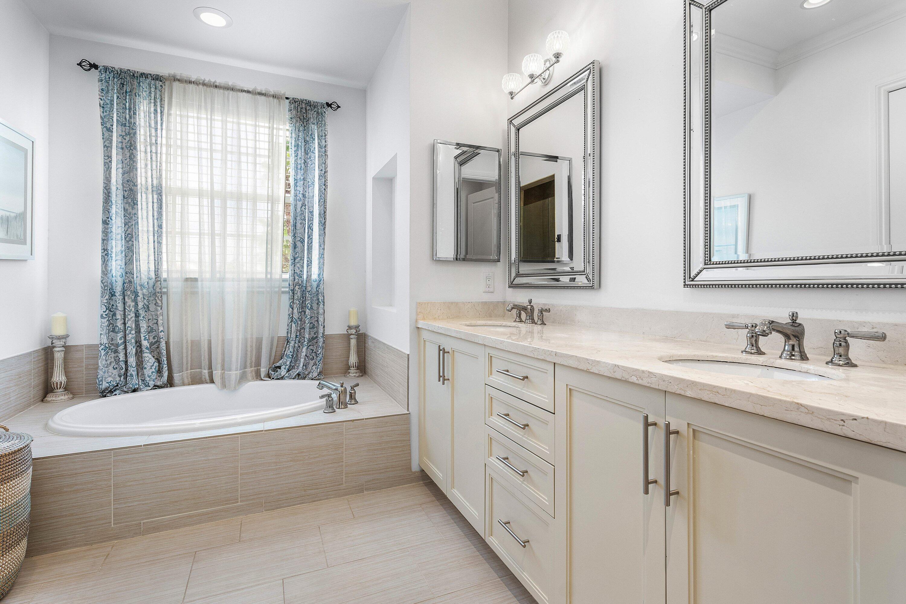 CANNERY ROW - Residential