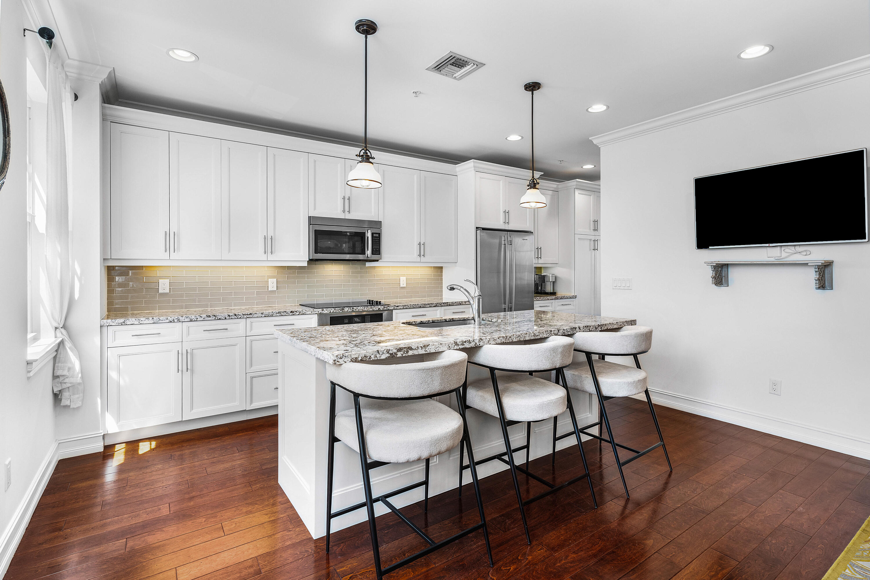 CANNERY ROW - Residential