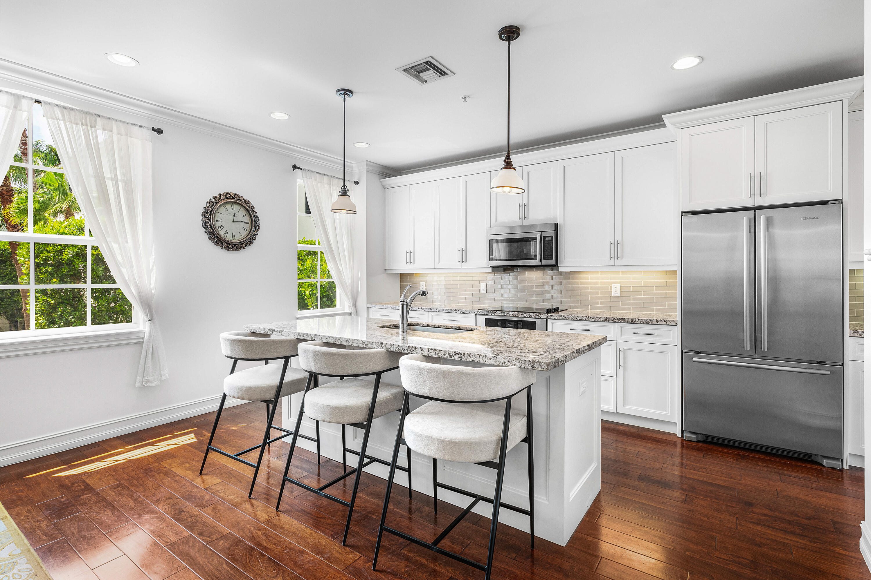 CANNERY ROW - Residential