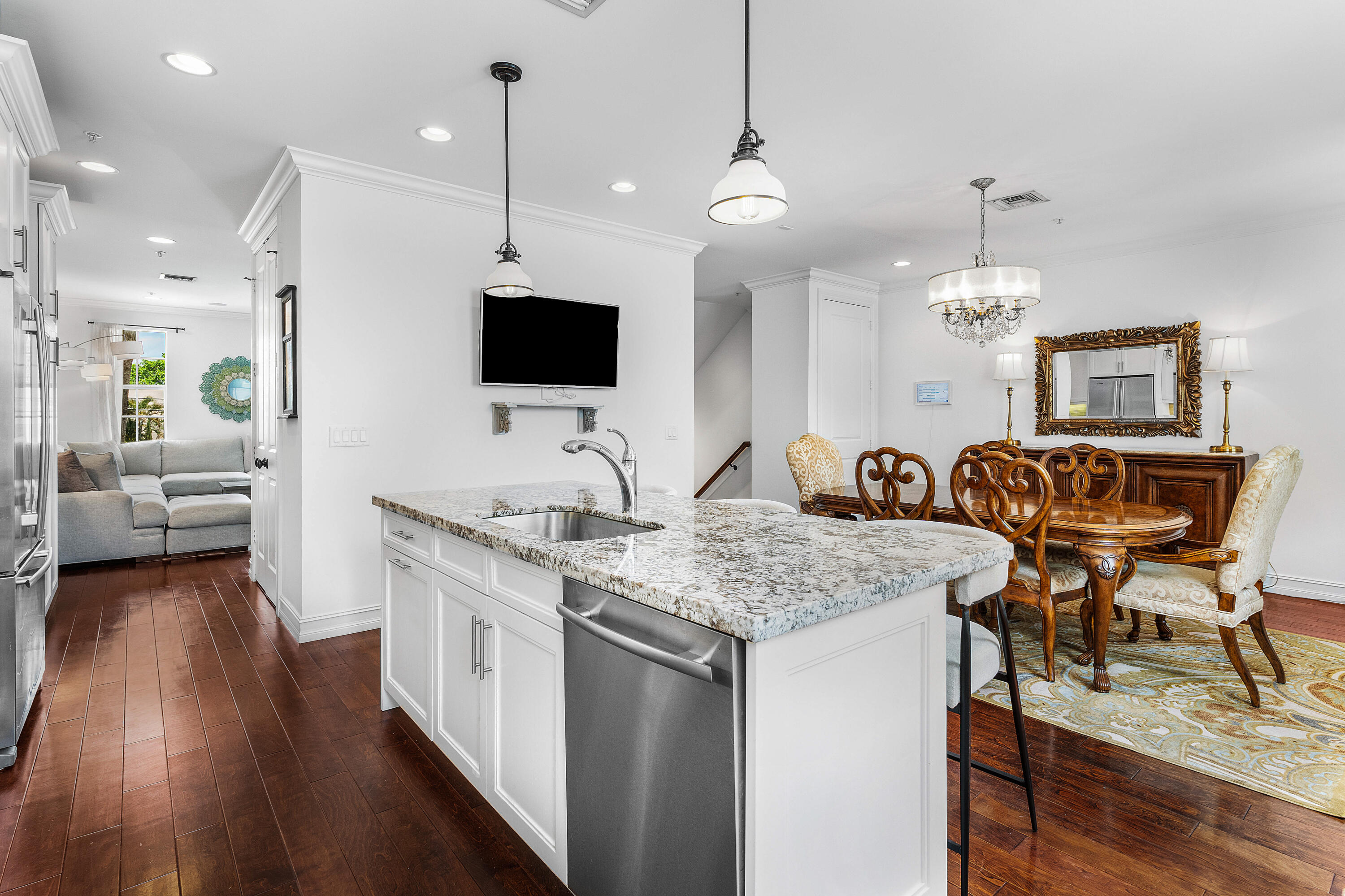 CANNERY ROW - Residential