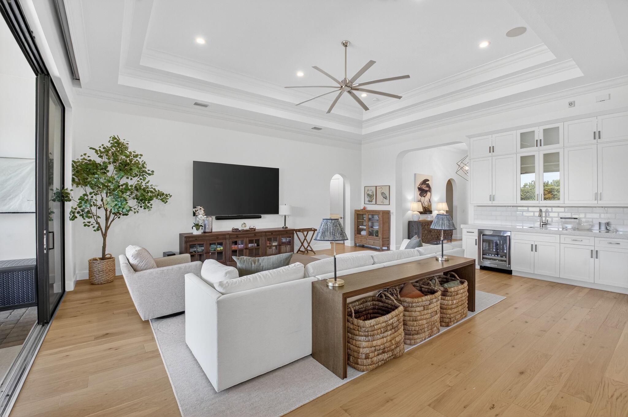 PALM MEADOWS ESTATES - Residential