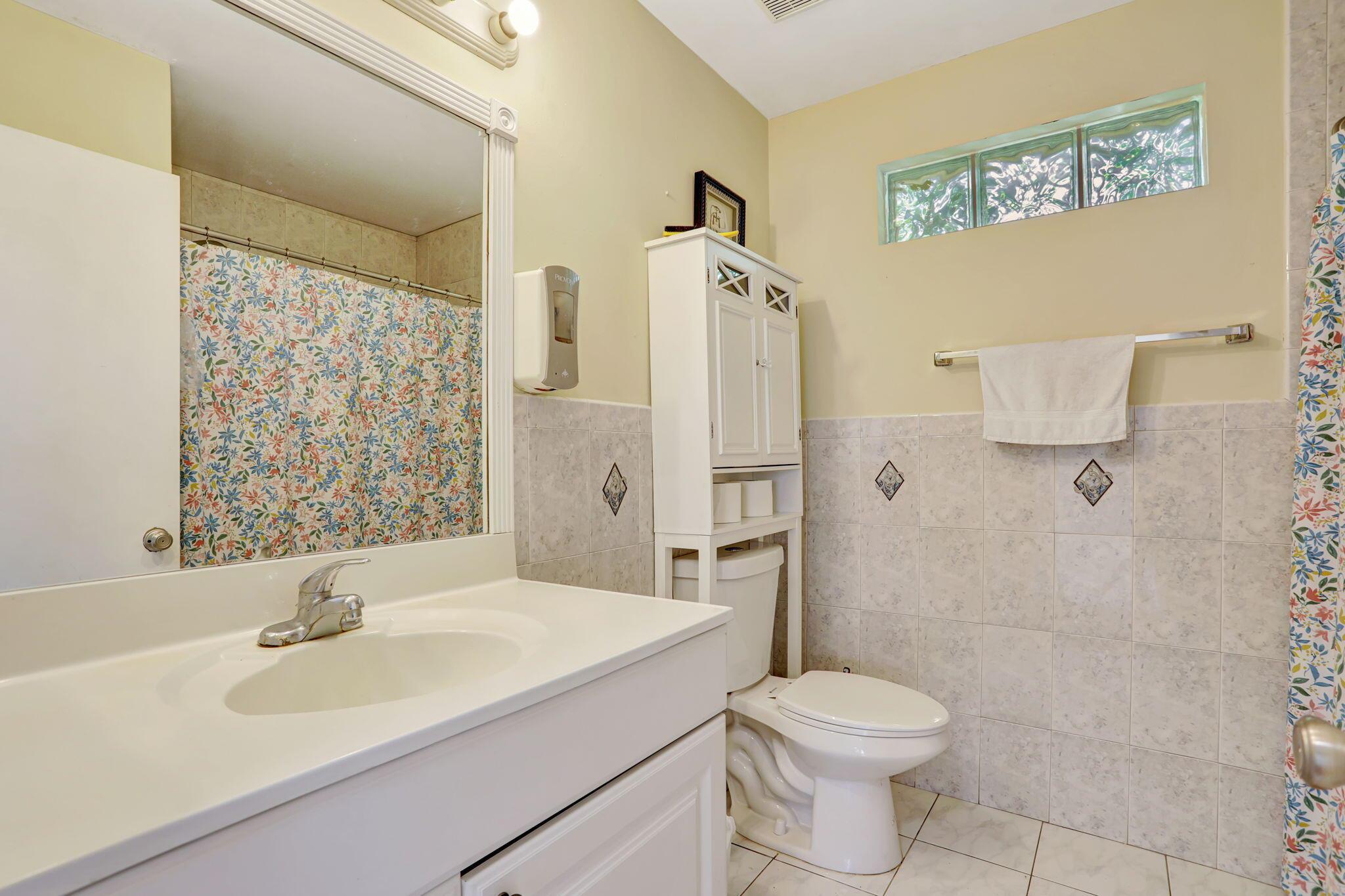 CORAL BAY - Residential Lease