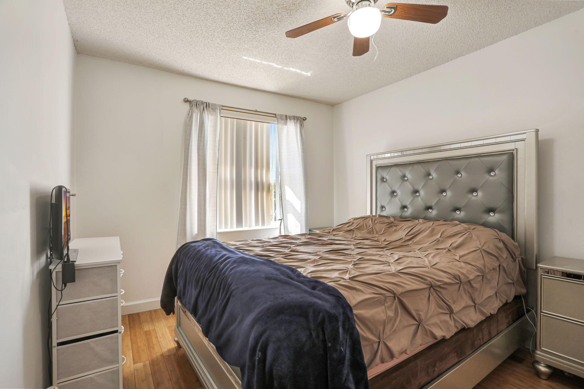 CORAL BAY - Residential Lease