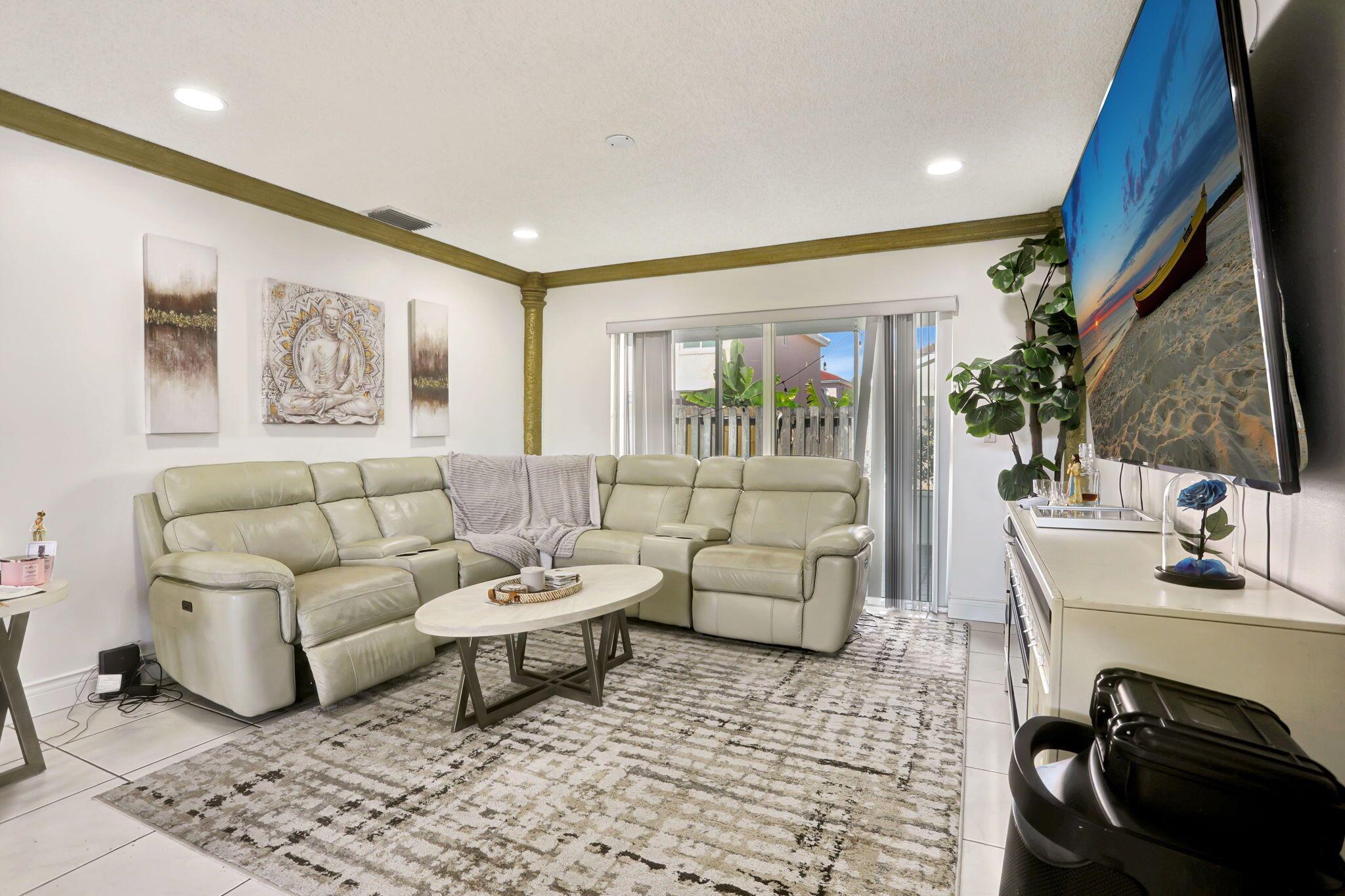 CORAL BAY - Residential Lease