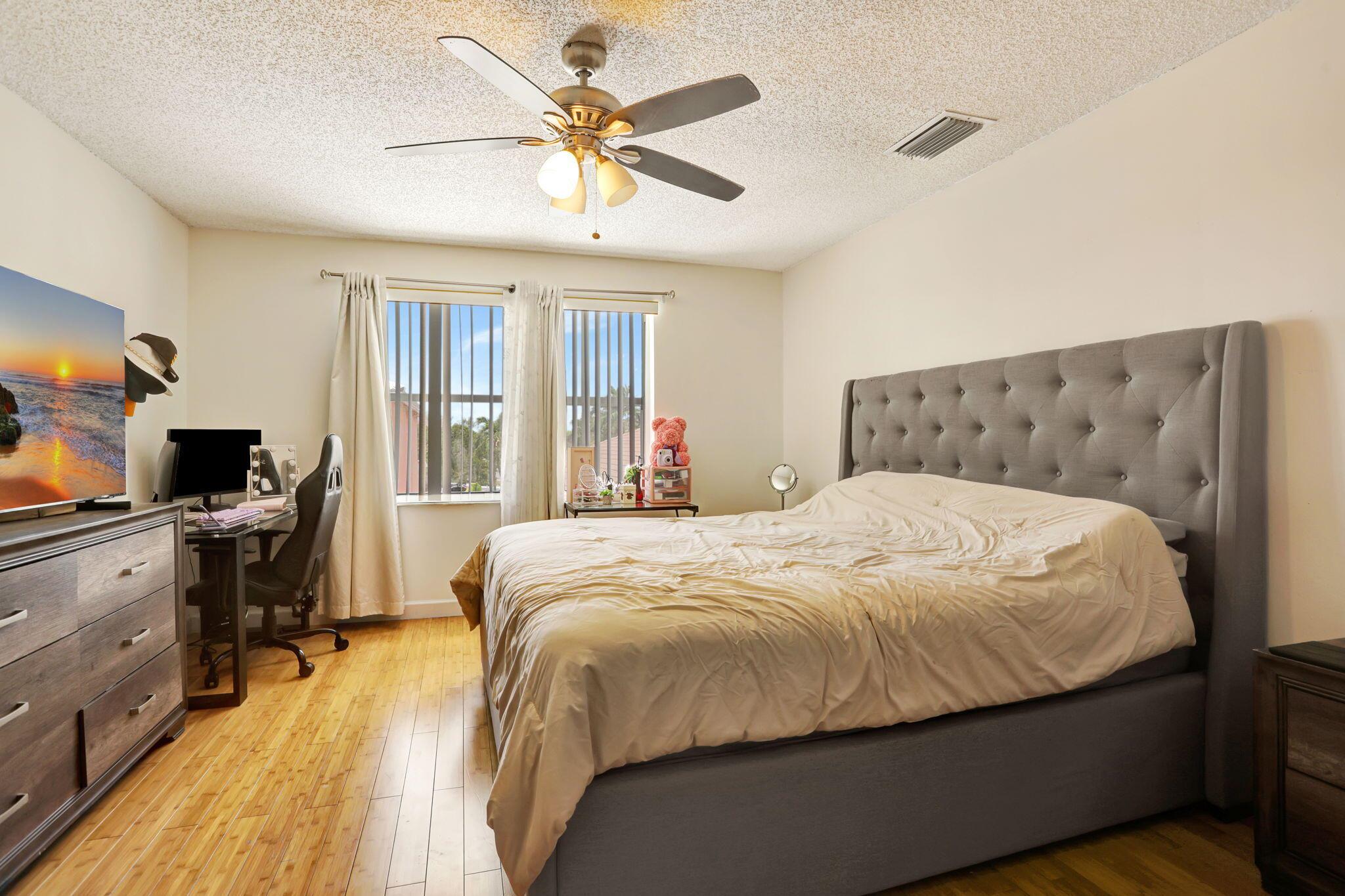 CORAL BAY - Residential Lease