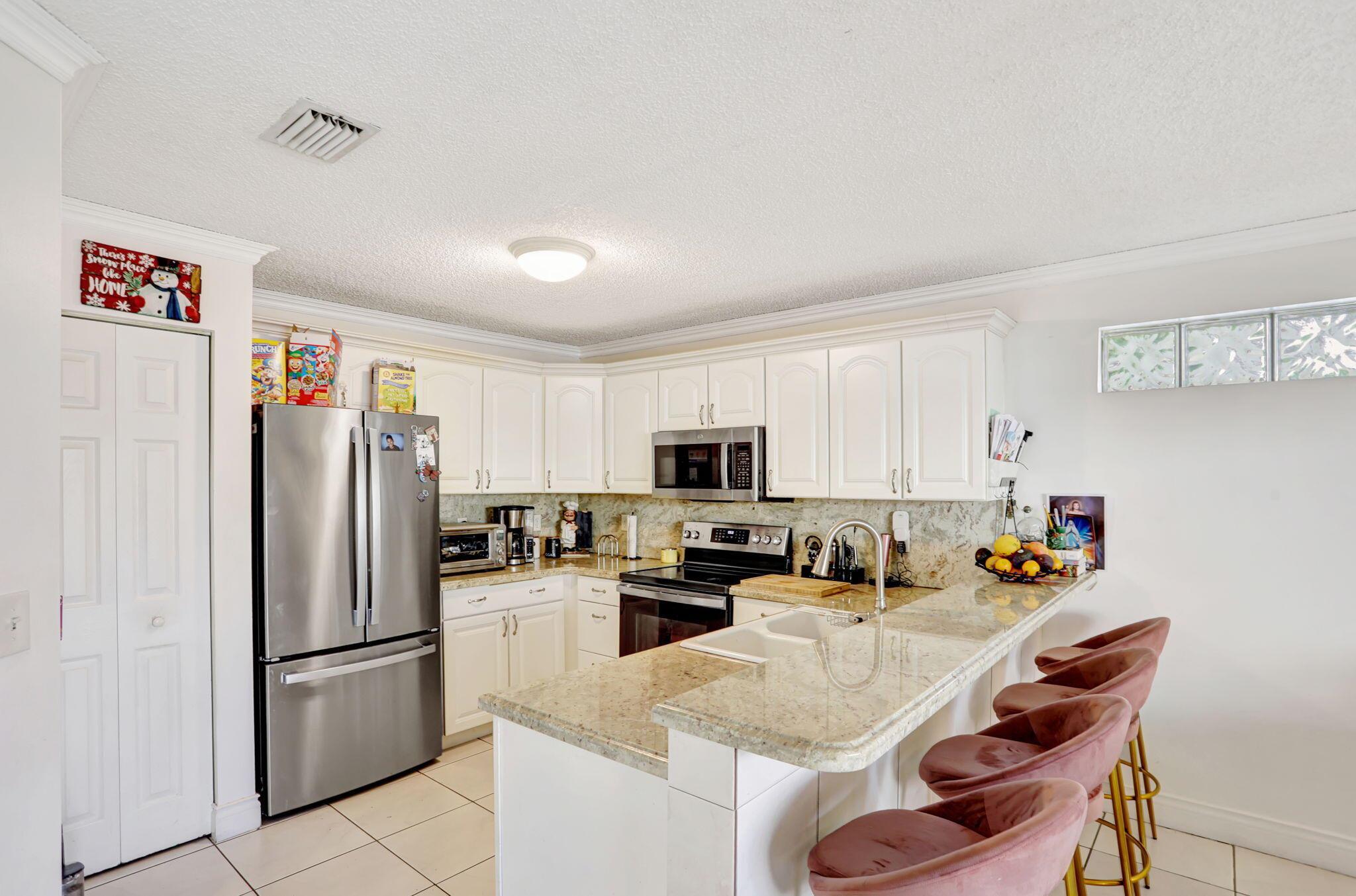 CORAL BAY - Residential Lease
