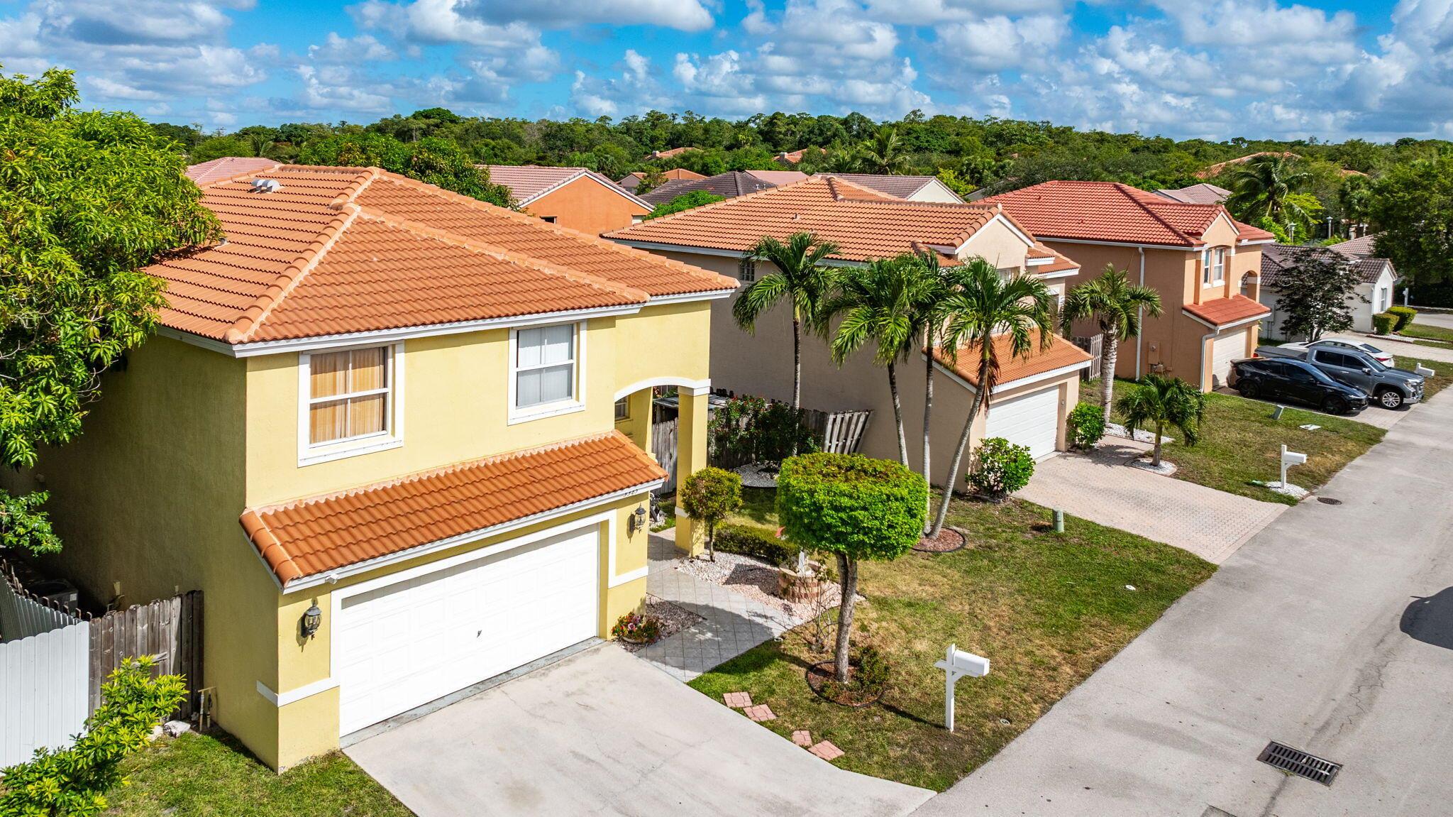 CORAL BAY - Residential Lease