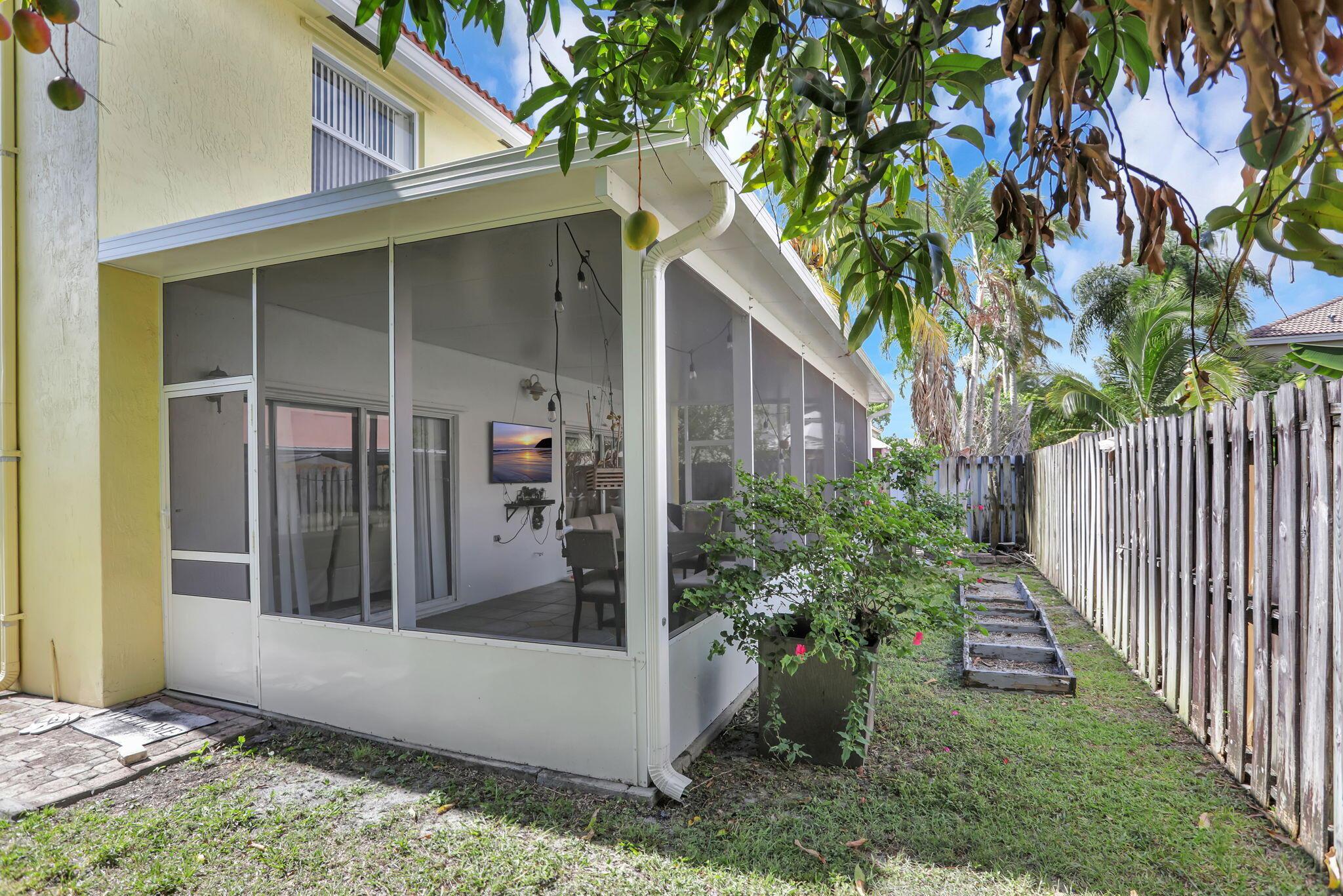 CORAL BAY - Residential Lease