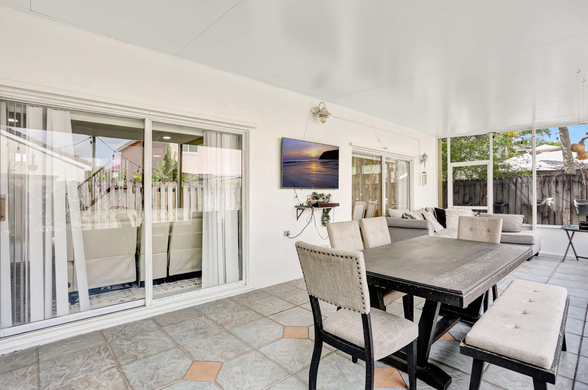 CORAL BAY - Residential Lease