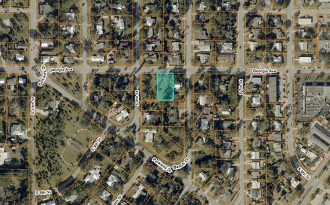 Photo of 717 Georgia Avenue, Fort Pierce, FL 34950 (MLS # B26022305)