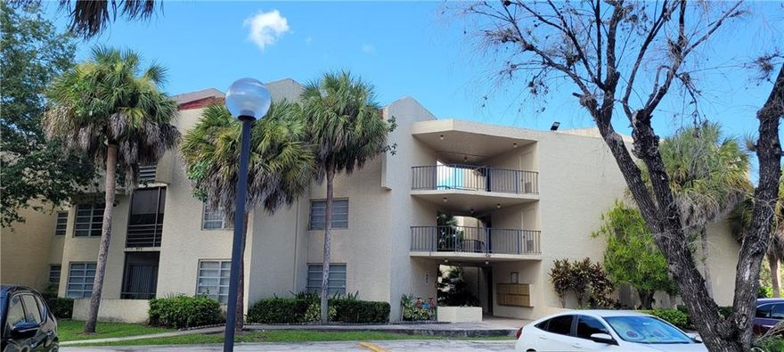 All ages welcome! Spacious ground floor unit in the heart of Coral Springs with a breathtaking garden view from the screened patio. The kitchen was renovated in the last couple of years. Ceramic tile flooring throughout. Perfect for owner occupancy or for the investor because you can rent immediately. Being sold "As-Is" with the right to inspect.
