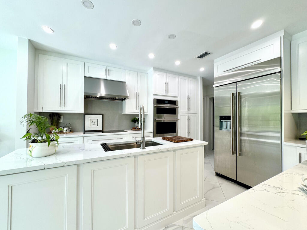 DELRAY LAKES ESTATES - Residential