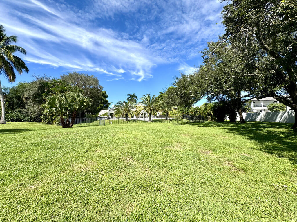 DELRAY LAKES ESTATES - Residential