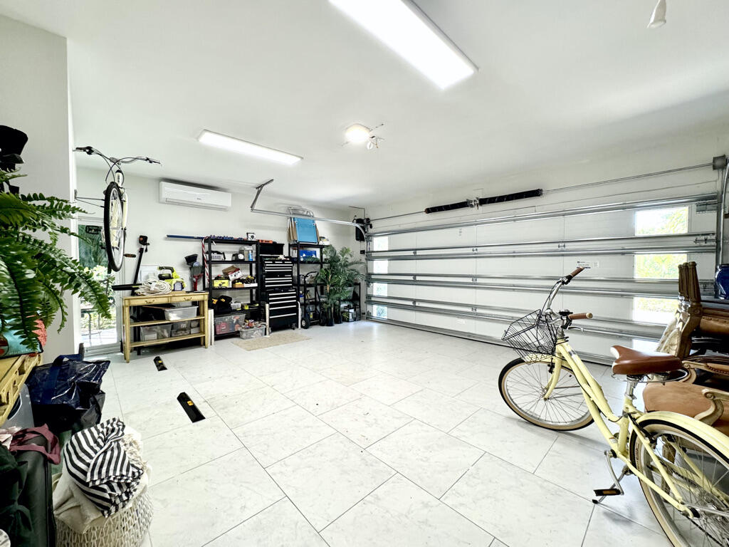 DELRAY LAKES ESTATES - Residential