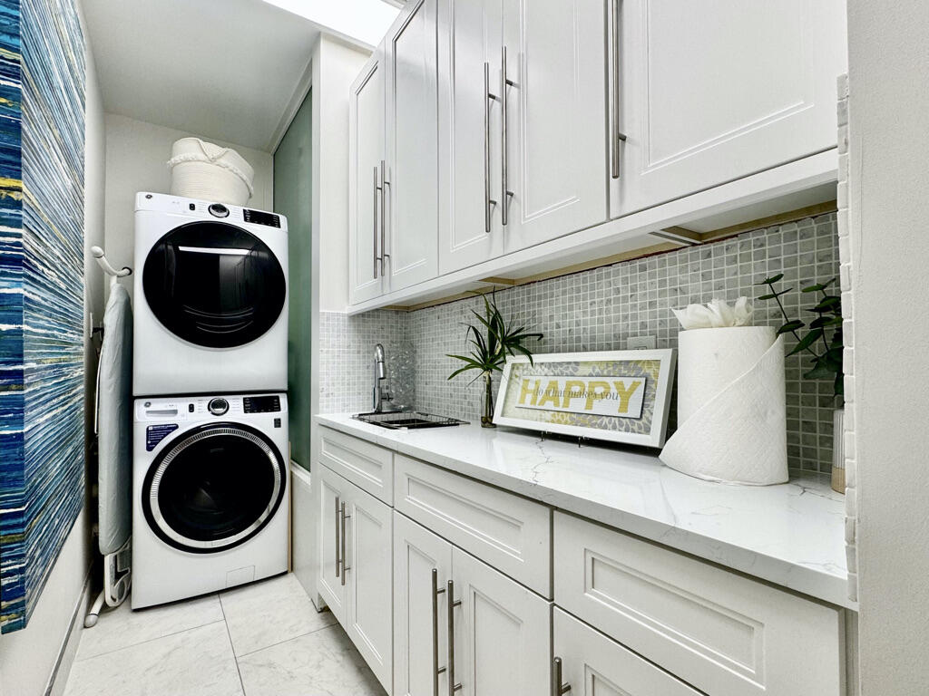 DELRAY LAKES ESTATES - Residential