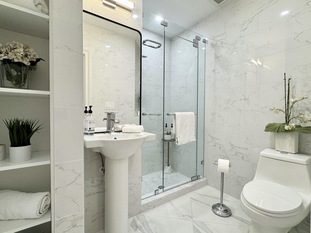 DELRAY LAKES ESTATES - Residential