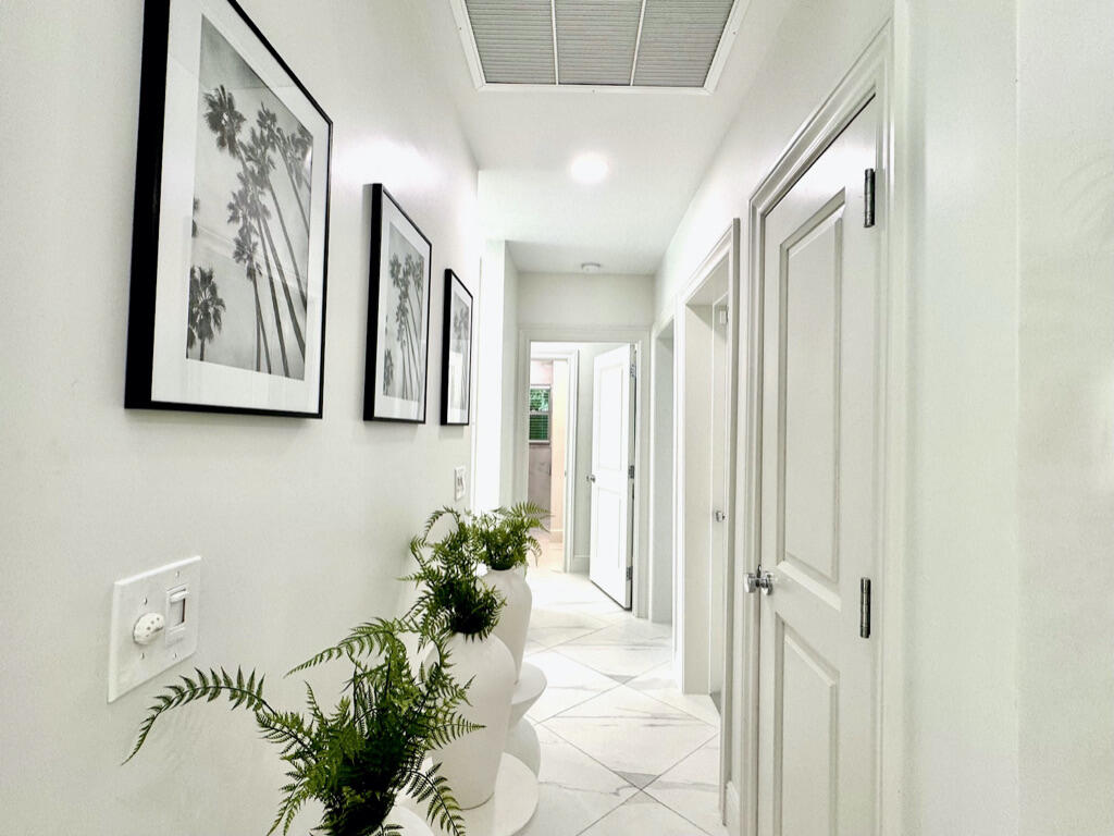 DELRAY LAKES ESTATES - Residential