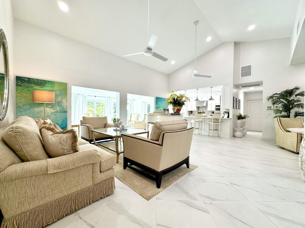 DELRAY LAKES ESTATES - Residential